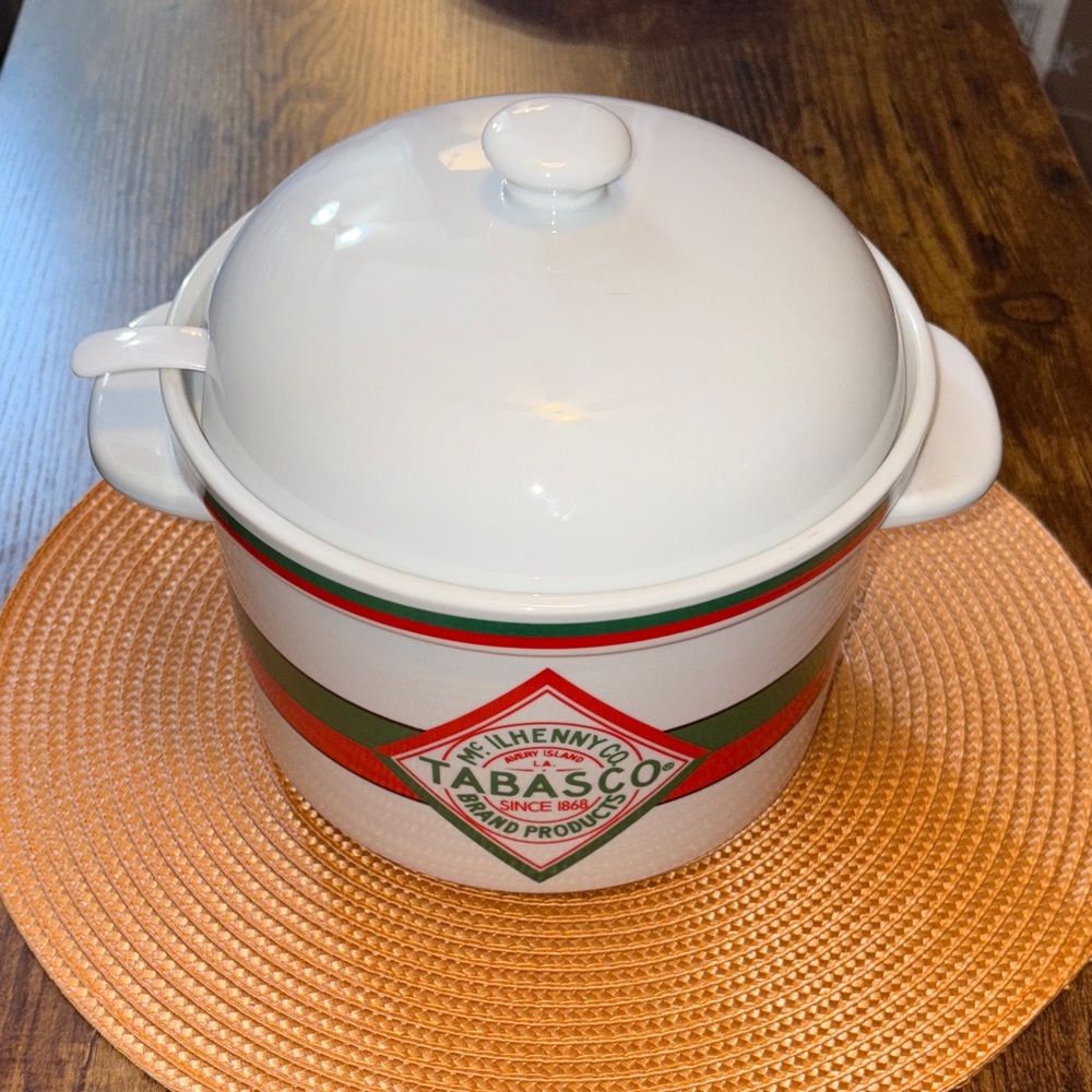 Classic Tabasco Chili Crock Pot/Soup Tureen with Ladle and Lid